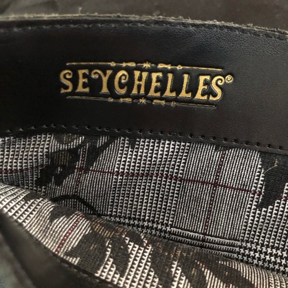 Seychelles Grey Leather Gold Buckle Riding Boots - Picture 8 of 8